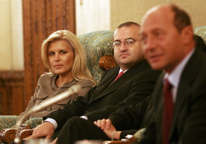 Nimic despre Elena Udrea
