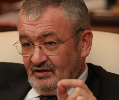 MINISTRUL FINANTELOR: Nimeni nu a fost eliminat, cu exceptia celor care s-au eliminat singuri- interviu cu Sebastian Vladescu despre privatizarea BCR