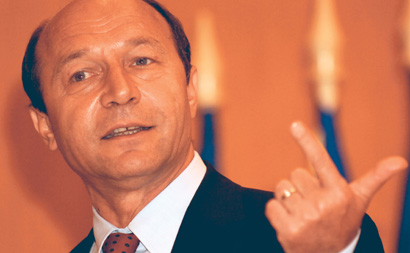 Criza politica sau bazaiala?