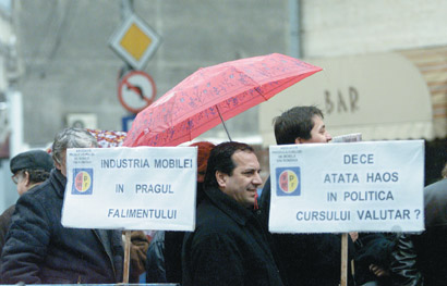 INDUSTRIE: Corigenti la competitivitate