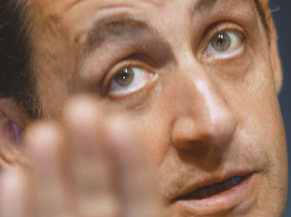SARKOMANIA Va reusi Nicolas Sarkozy sa puna punct epocii Chirac?