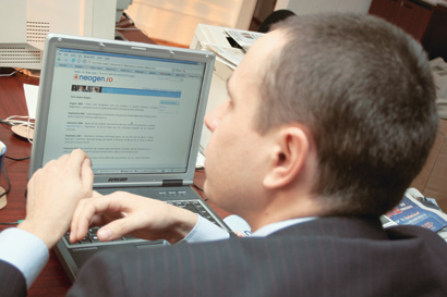 Online-ul romanesc e de vinzare