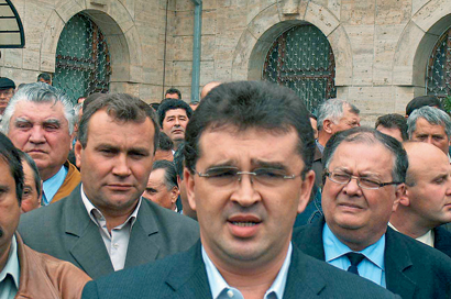 Inapoi la Oprisan