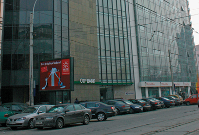 REAL ESTATE: Cum e cind cei mici au acumulat suficient cat sa lupte cu cei mari