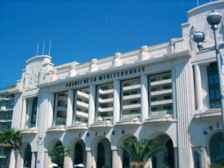 Doua zile la palat