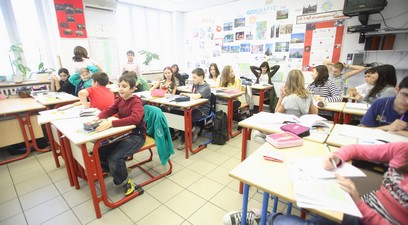 Scoala care costa cat salariul mediu