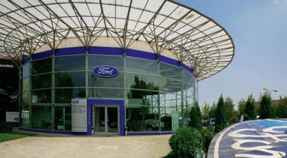 Ford scrie un cec pentru Tiriac?