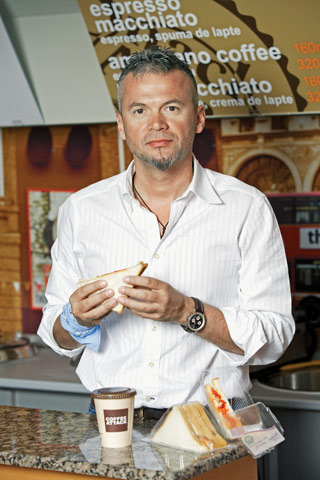 Atacul sandwichurilor