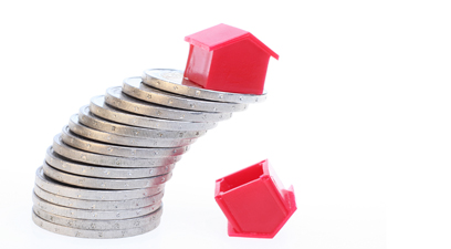 Colliers: Vanzarile de apartamente noi s-au injumatatit in 2008