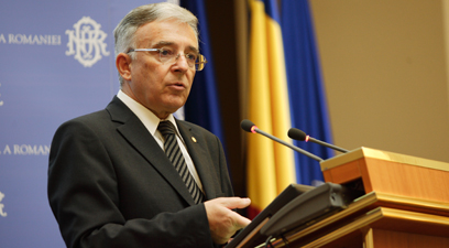 Mugur Isarescu: Atentie la componenta mediatica a crizei
