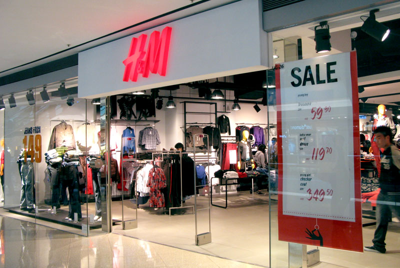 Lipsesc, cel putin pana acum, nume precum H&M, un alt lant de calibru la nivel international. 