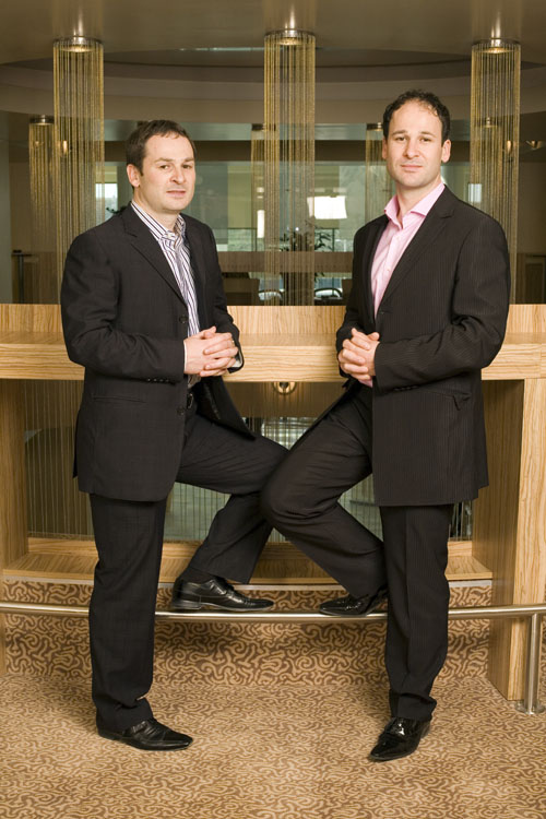 5. 27 mil. euro: Nume: Ionut si Robert Negoita; Numar Camere: 2.000; Hotel reprezentativ: Rin Grand Hotel 