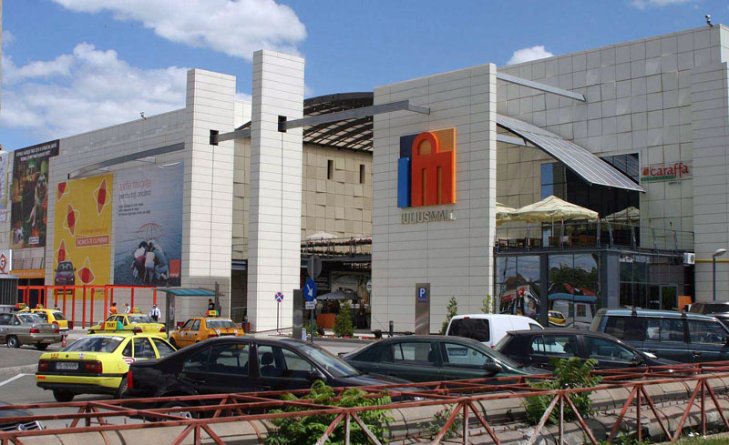 Iulius Mall - Omul de afaceri Iulian Dascalu este cel mai mare proprietar de mall-uri deschise, acestea fiind amplasate in Iasi, Timisoara, Cluj – Napoca si Suceava. 