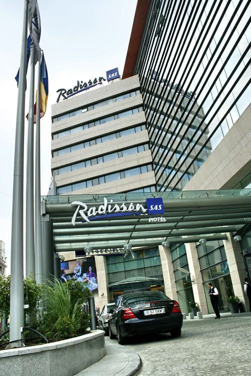 7. 15,4 mil. euro; Nume: Bucuresti Turism; Numar Camere: 834; Hotel reprezentativ: Radisson SAS