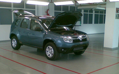Apar tot mai multe poze cu Dacia SUV. Comenteaza!