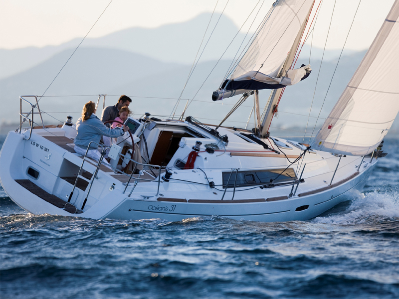 Model Beneteau Oceanis 31 Reprezentant Nautic Life Pret 120.000 euro