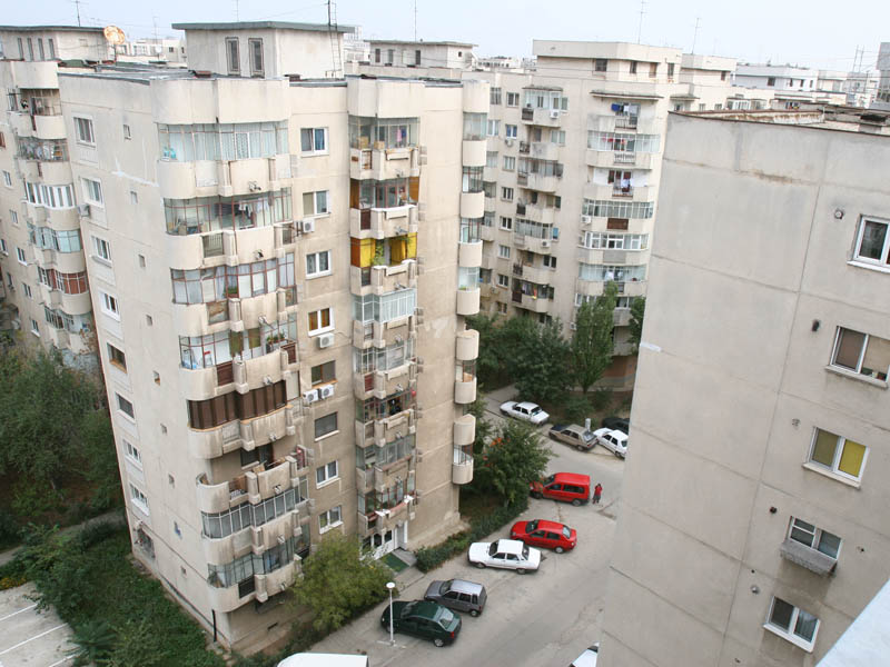 Apartamente noi la preturi din 2005