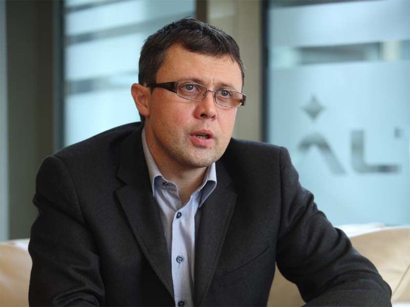 Altex:Vanzarile inregistrate in primul semestru au scazut cu 50%