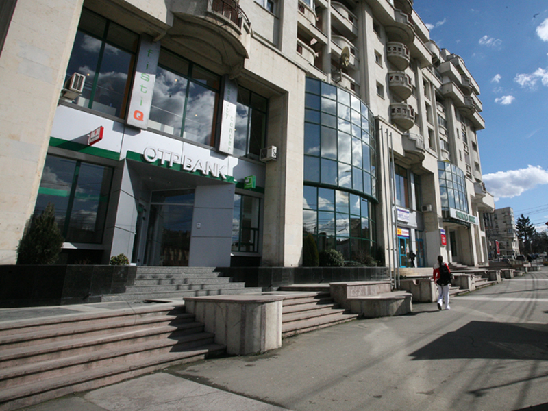 Cresteri de salarii in banci