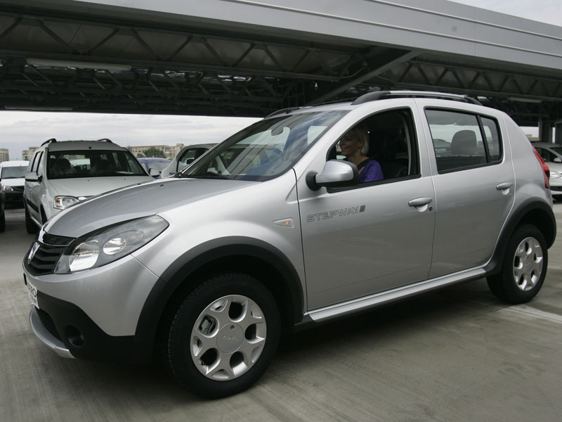 Dacia scade vanzarile modelelor mai scumpe ale Renault