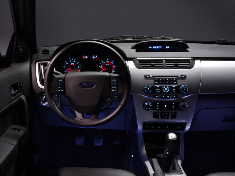Pe langa modelul de utilitara deja aflat in productie, Ford va realiza la Craiova si un model de autoturism de clasa mica