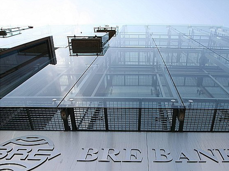 Pe treapta a opta se plaseaza polonezii de la BRE Bank