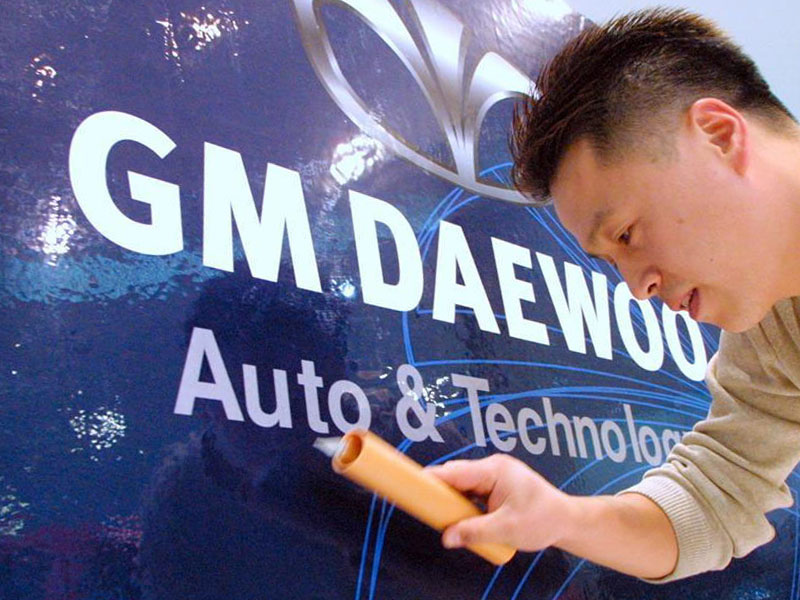 2002 – General Motors cumpara mai multe active ale Daewoo (si formeaza GM Daewoo Automotive Technology), dar nu si fabrica de la Craiova