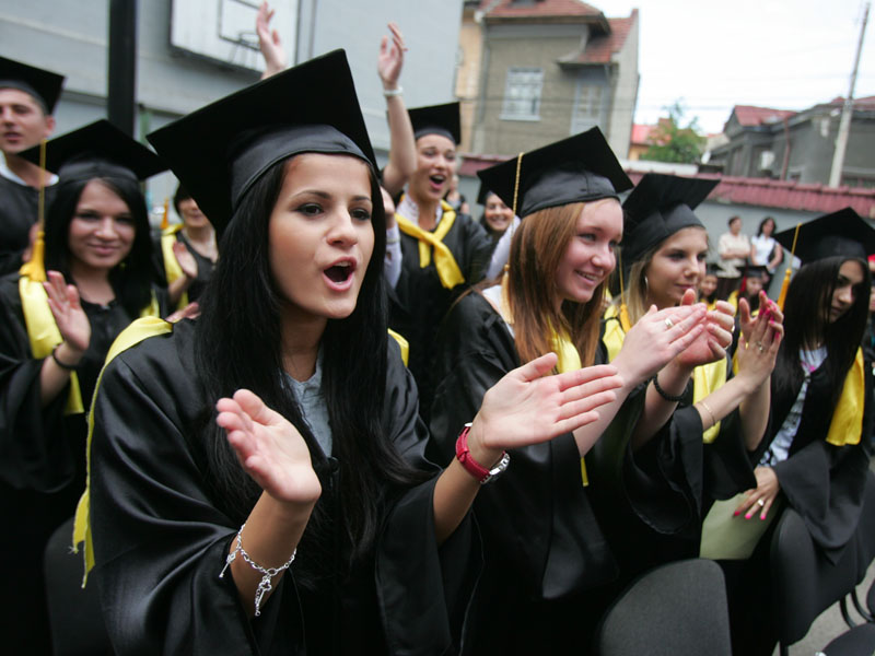 Someri cu diploma de facultate