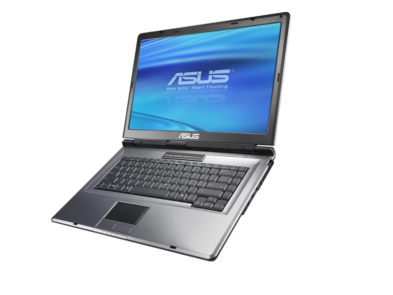 Asus ocupa locul al doilea, cu un numar de 78.667 de unitati vandute la nivelul anului trecut, iar in primul trimestru al acestui an a vandut 14.960.