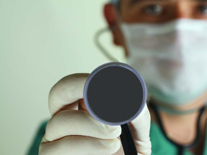 6 din 10 medici romani vor sa munceasca in afara