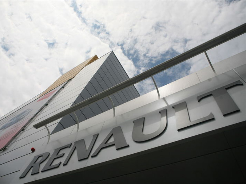 Renault, data in judecata de sotia unui angajat sinucigas care urma sa fie detasat in Romania
