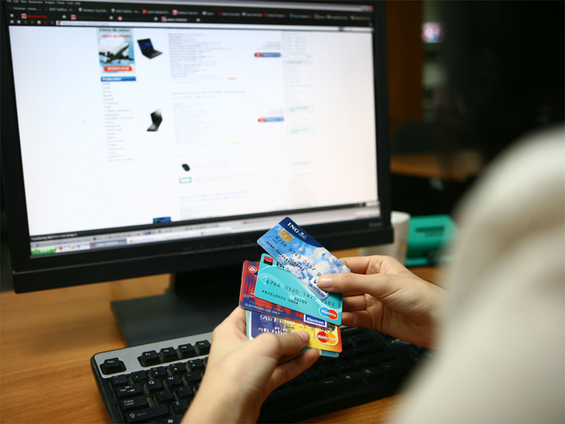 Astazi este cea mai aglomerata zi pentru cumparaturile online