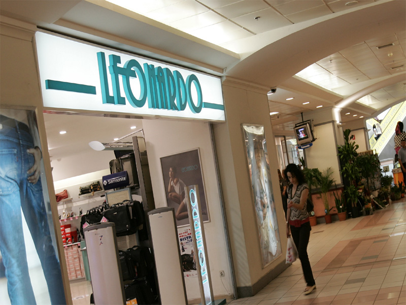 Reteaua Leonardo a inchis 40 de magazine in Ungaria