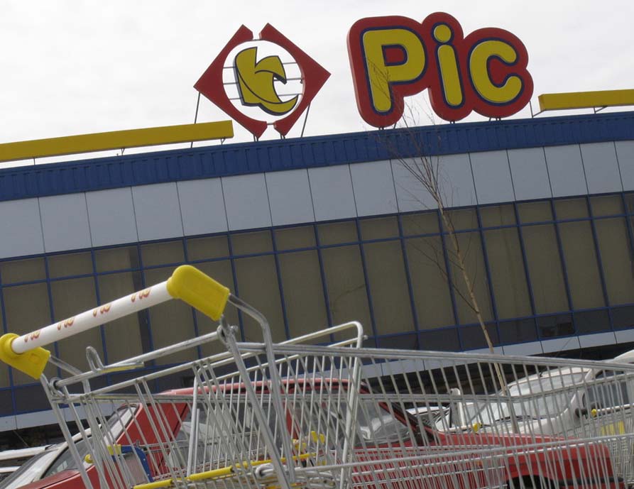 Retailul romanesc, la pamant, cu datorii de peste 300 mil. euro