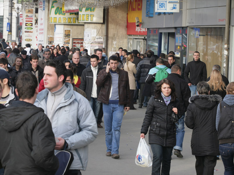 40% dintre romani nu ar putea trai nici macar o luna din economii