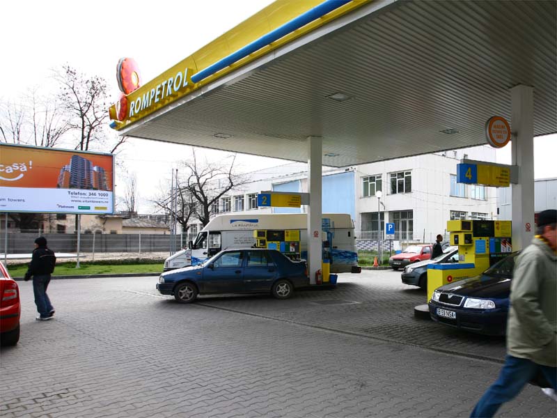 Kazahii au bagat un miliard de dolari in Rompetrol.
