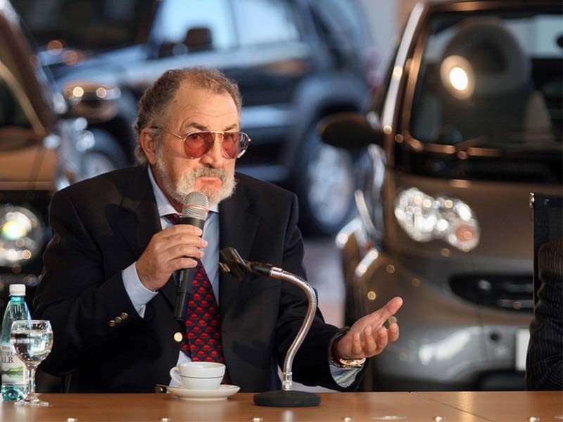 Tiriac confirma exitul din importul Mercedes-Benz Romania