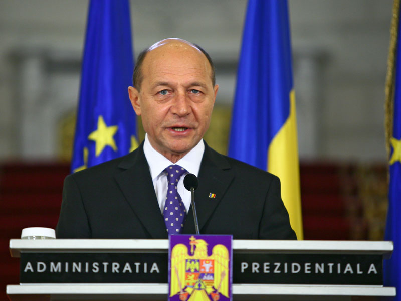 Traian Basescu a depus juramantul pentru al doilea mandat la Cotroceni