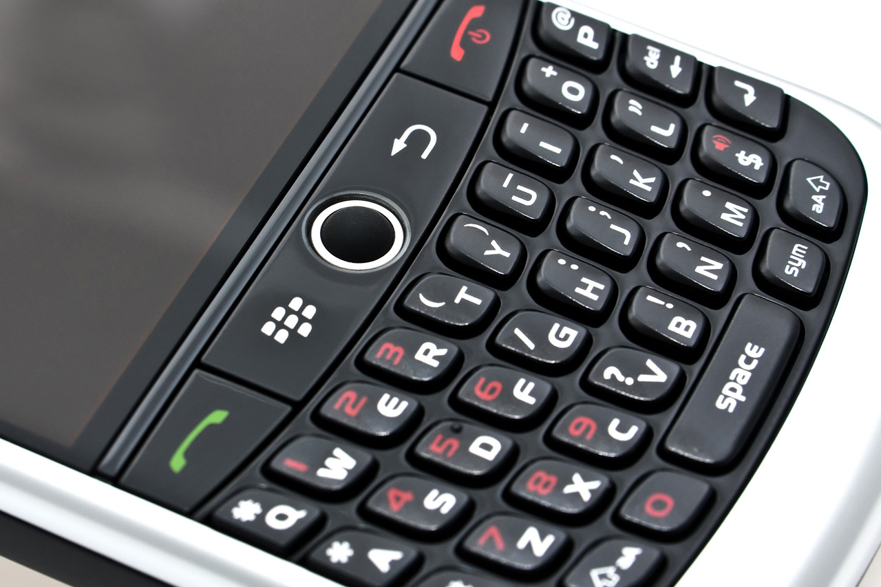 De ce platesc romanii cel mai mult pentru Blackberry