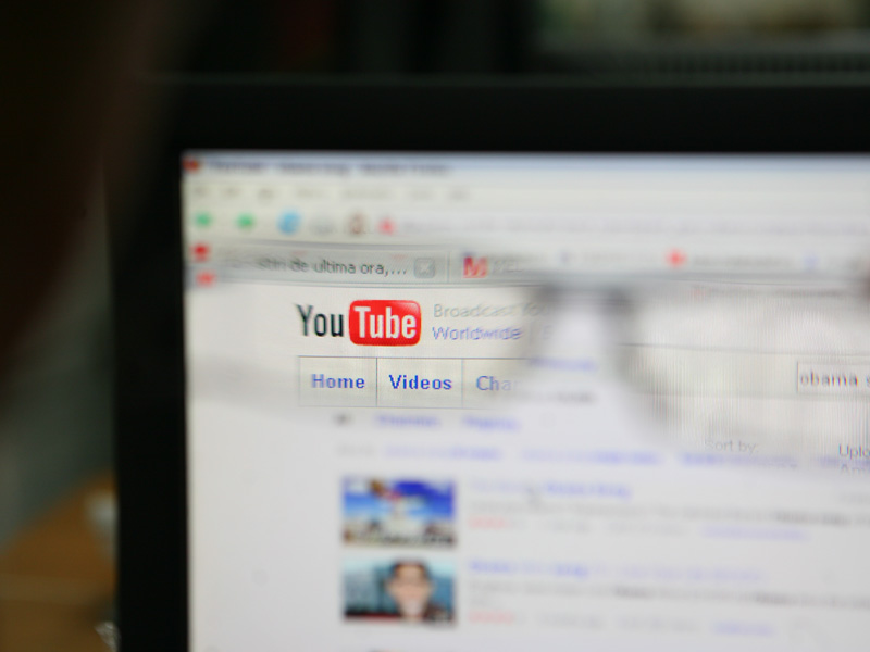 Topul principalelor activitati desfasurate de romani pe internet