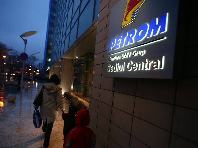 Petrom va disponibiliza 1.000 de angajati ai Doljchim