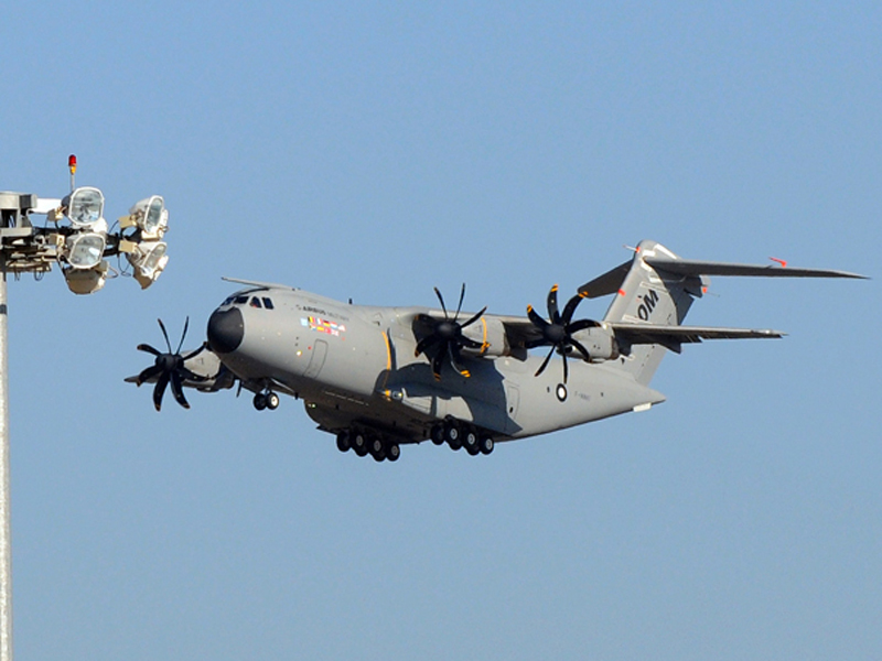 Presedintele Airbus se pregateste sa renunte la programul privind avionul militar A400M
