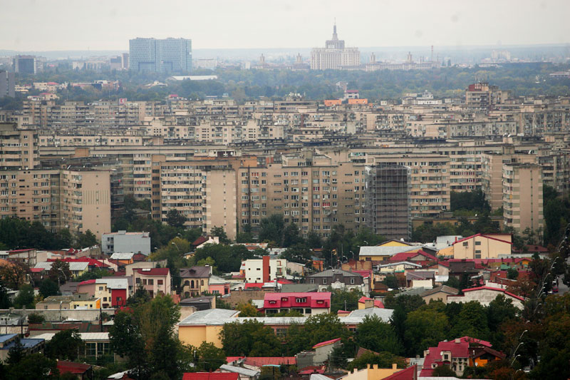 Stam mai inghesuiti in apartamente decat ungurii si cehii