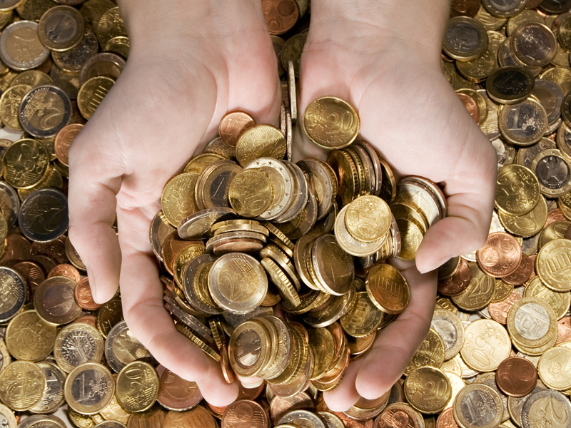 FMI a dat 7 miliarde €. Rezerva BNR a crescut cu doua. Unde e diferenta