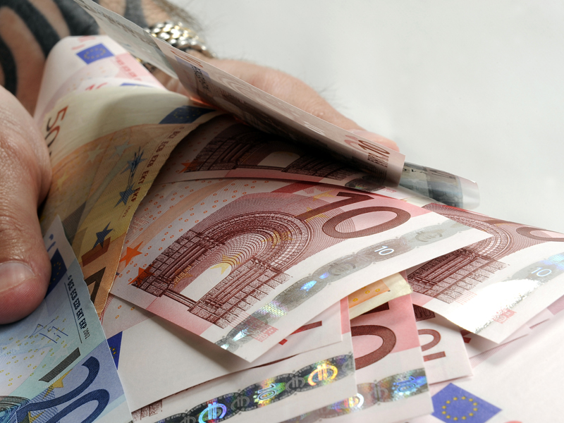 Guvernul isi da cu stangul in dreptul de autor: artistii contraataca, Seitan da inapoi