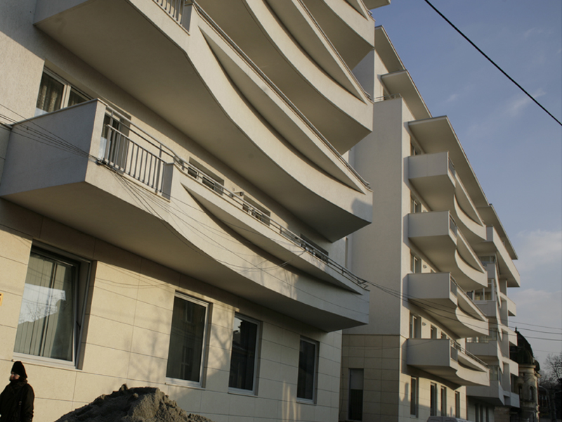 Adama are planuri pentru peste 1.400 de locuinte in Ucraina si Moldova