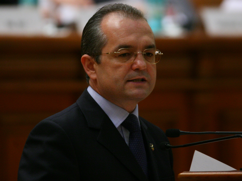 Boc: Impozitul minim a deratizat economia