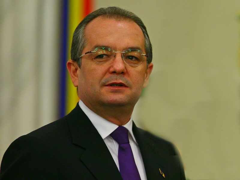 Din viata de noapte a premierului Emil Boc: tras de fiare si sauna pana la unu