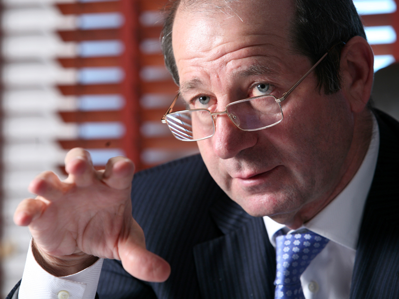 Gheorghe Dolofan, importatorul Peugeot, a pierdut vanzari auto de 120 mil. euro in 2009