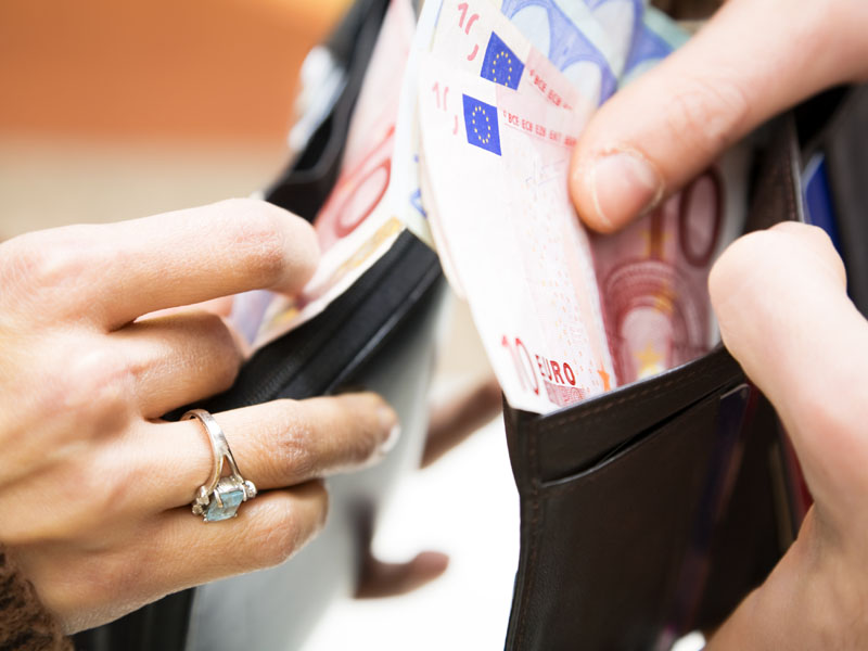 Zona Euro se lupta cu criza datoriilor